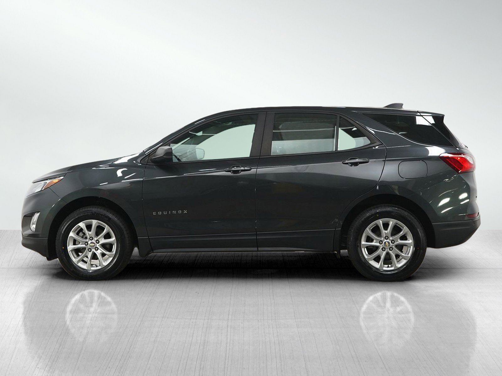 Used 2021 Chevrolet Equinox 1FL with VIN 2GNAX5EV2M6143263 for sale in White Bear Lake, Minnesota