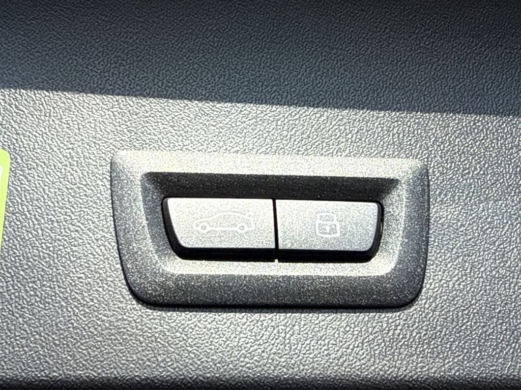 New 2026 Alpine White BMW 30 xDrive image 12