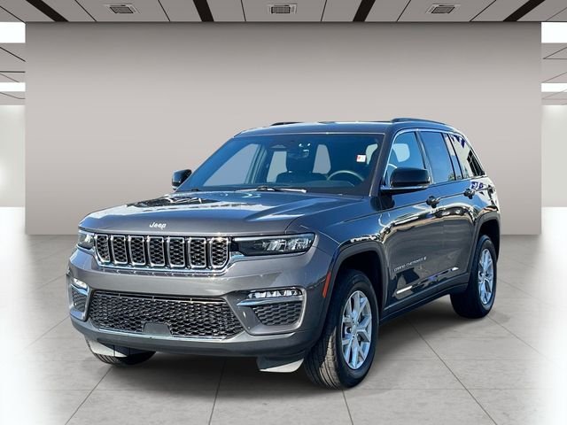 Used 2025 Gray Jeep Limited image 8