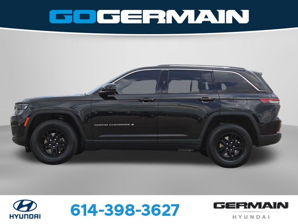 Used 2023 Black Jeep Laredo image 12