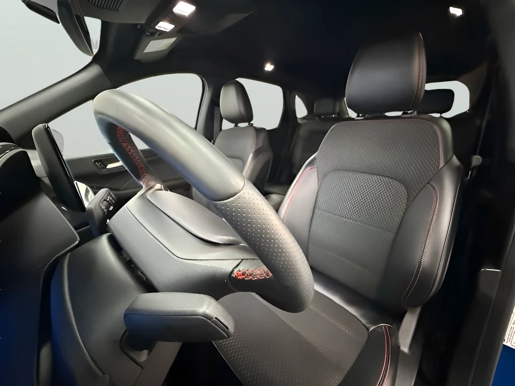 Used 2023 Blue Ford ST-Line Elite image 28