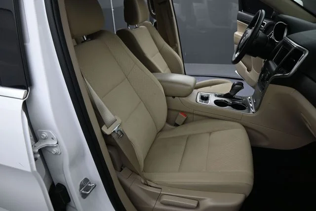Used 2019 White Jeep Laredo E image 63