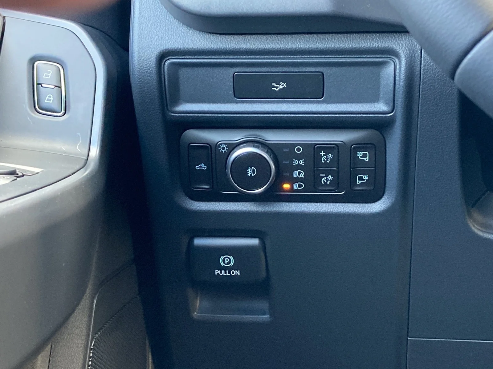 New 2026 Oxford White Ford XLT image 17
