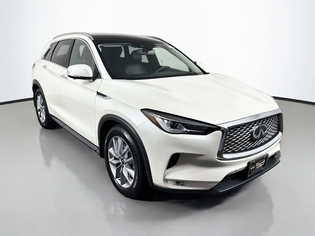 Used 2022 White INFINITI ESSENTIAL image 1