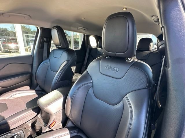 Used 2022 Gray Jeep Latitude Lux image 24