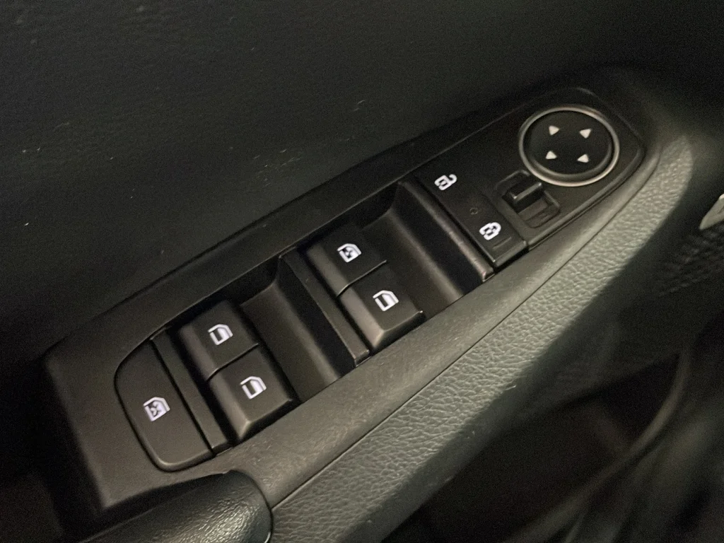 Used 2021 Yellow Kia SX image 39