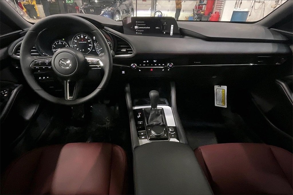 2026 MAZDA MAZDA3 - Image 4