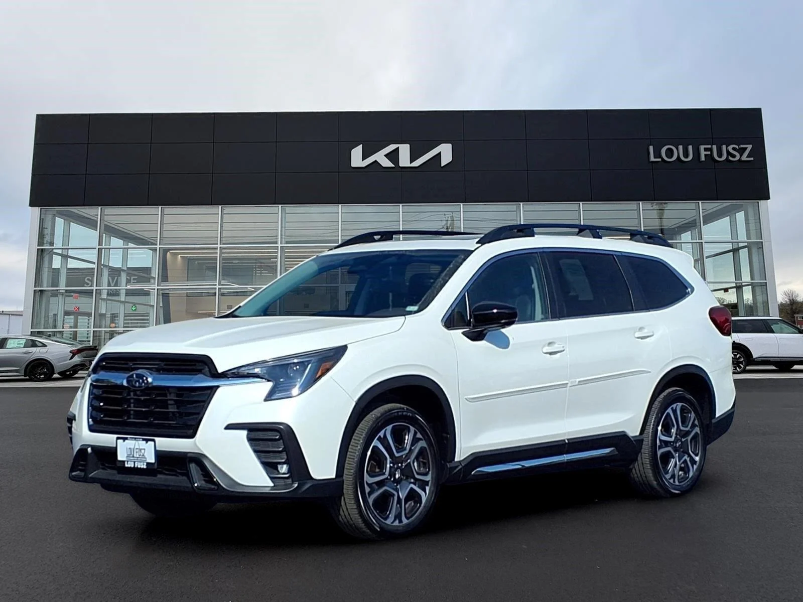 Used 2025  SUBARU UTILITY image 1