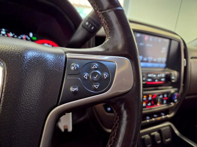 Used 2016 WHITE FROST TRICOAT GMC Denali image 23