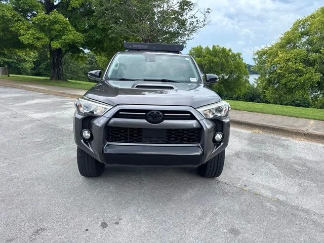 Used 2020 Gray Toyota Venture image 2