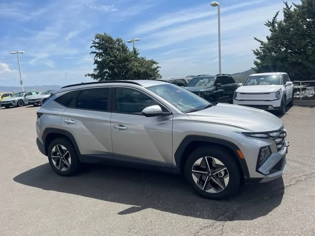 Used 2025 Shimmering Silver Hyundai SEL image 5