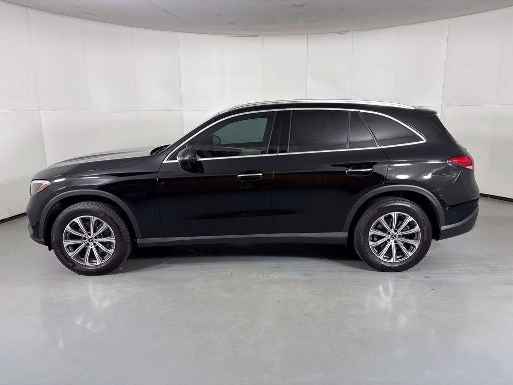 Used 2025 White Mercedes-Benz GLC 300 image 5