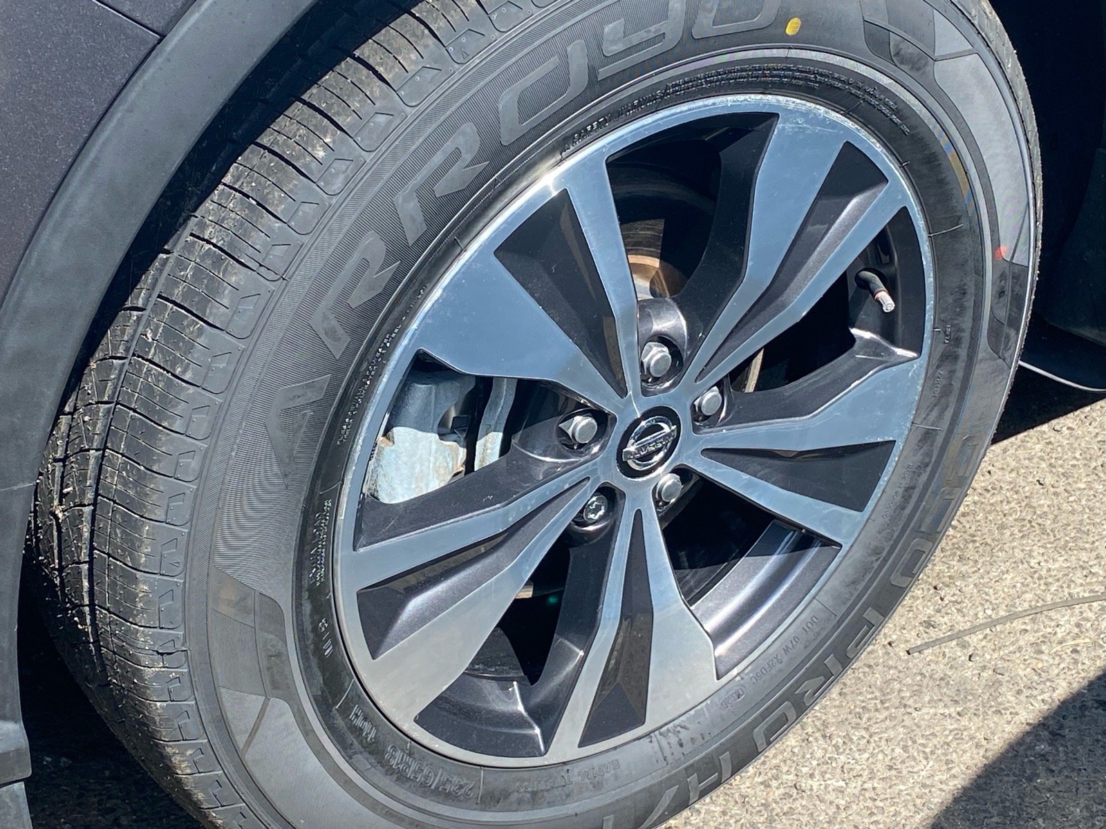 Used 2021 Gray Nissan S image 17
