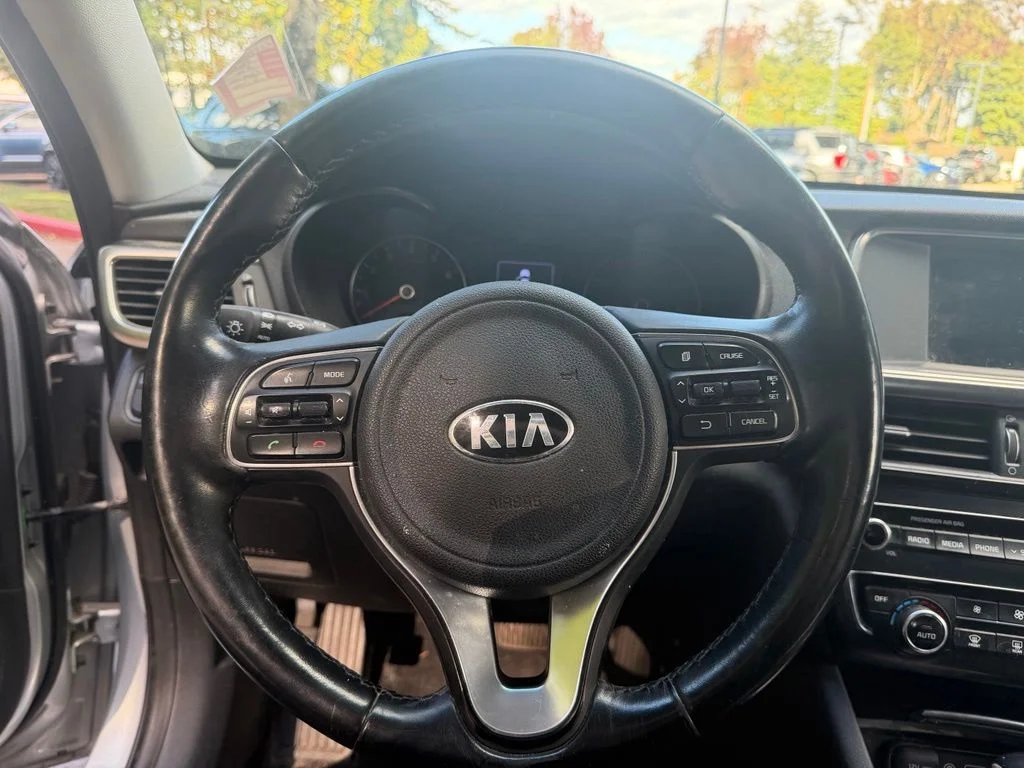 Used 2018 Sparkling Silver Kia EX image 13