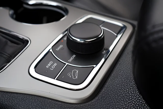 Used 2020 Silver Jeep Limited image 24