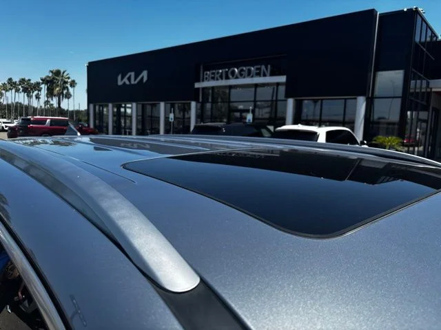 Used 2023 Silver Kia S image 8