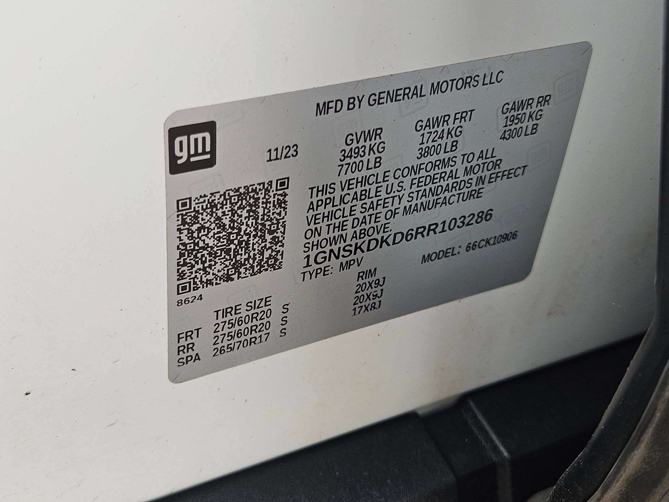Certified Used 2024 Summit White Chevrolet Z71 image 30
