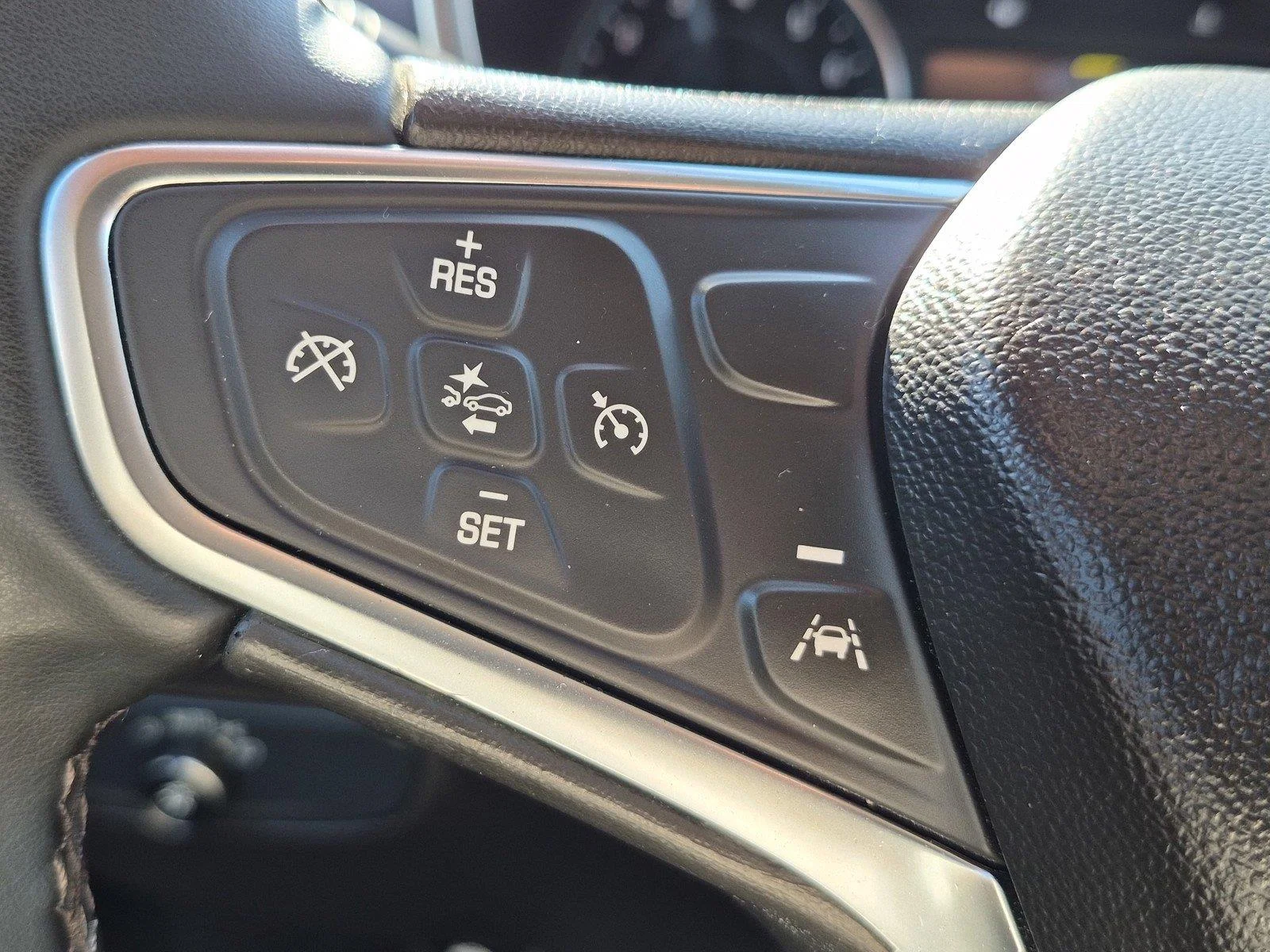 Used 2024 Summit White Chevrolet LT image 20