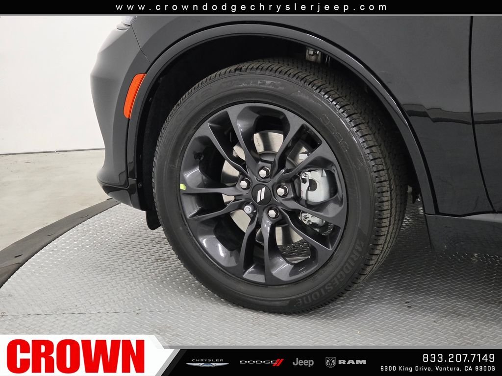 New 2026 Diamond Black Clear-Coat Exterior Paint Dodge GT image 9