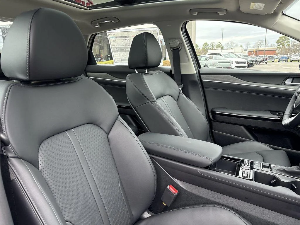 2025 Kia K5 EX - Photo 33