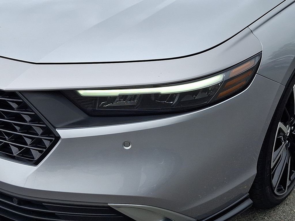 Used 2024 Silver Honda Touring image 9