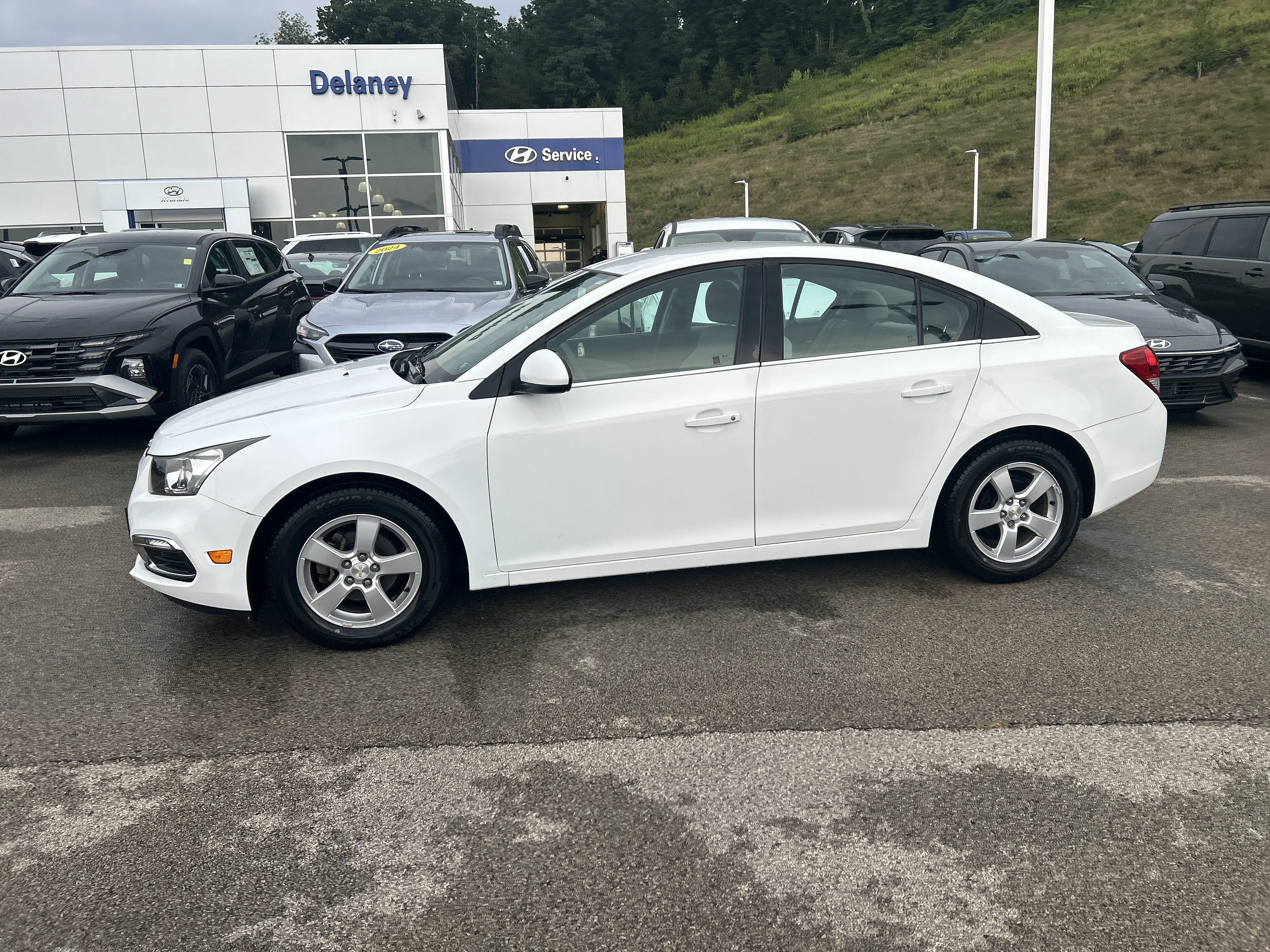 Used 2016 Summit White Chevrolet LT image 9