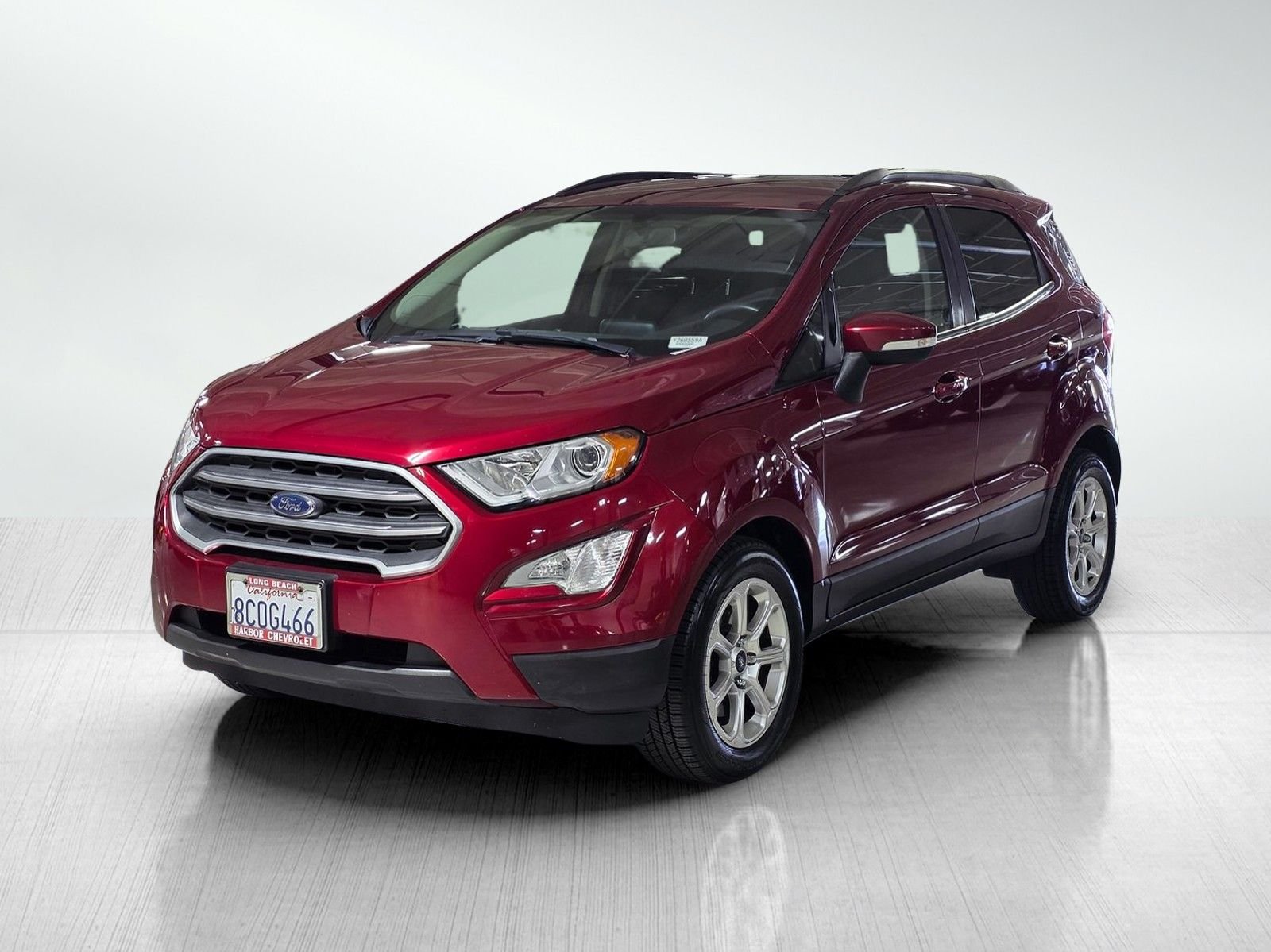 Used 2018 Ruby Red Metallic Ford SE image 3