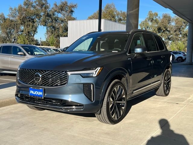 2026 Volvo XC90 Plus photo 3