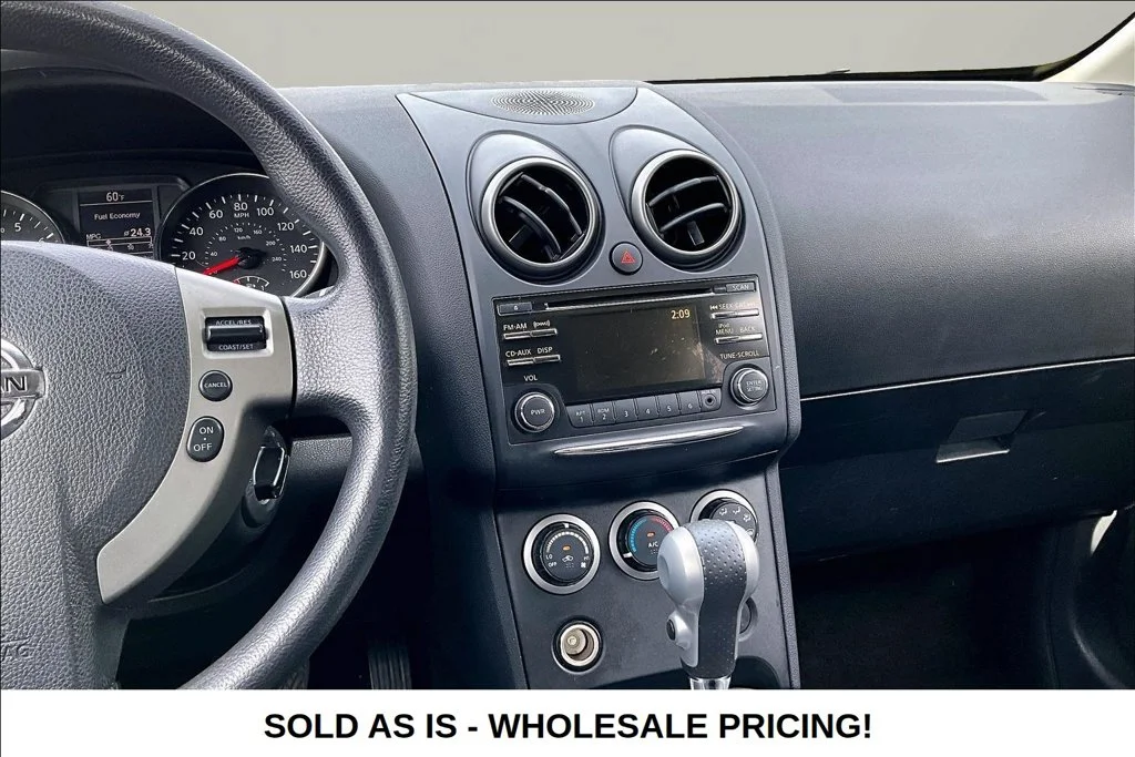 Used 2013 Black Nissan SV image 9