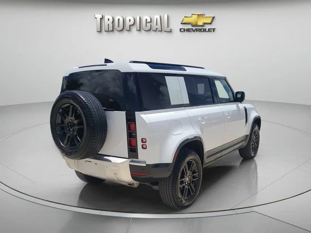 Used 2025 White Land Rover S image 3