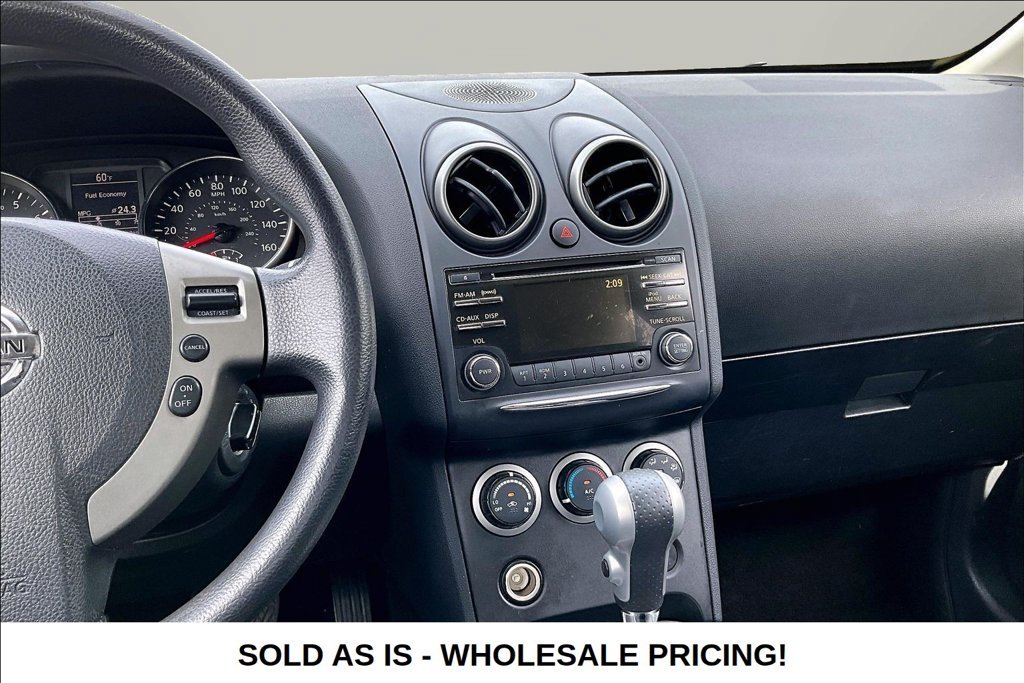 Used 2013 Black Nissan SV image 9