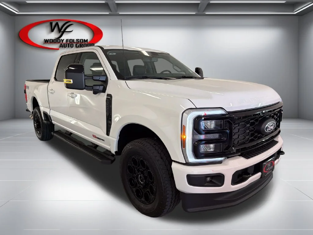 New 2027 Star White Metallic Tri-Coat Ford F-250® Lariat® image 3