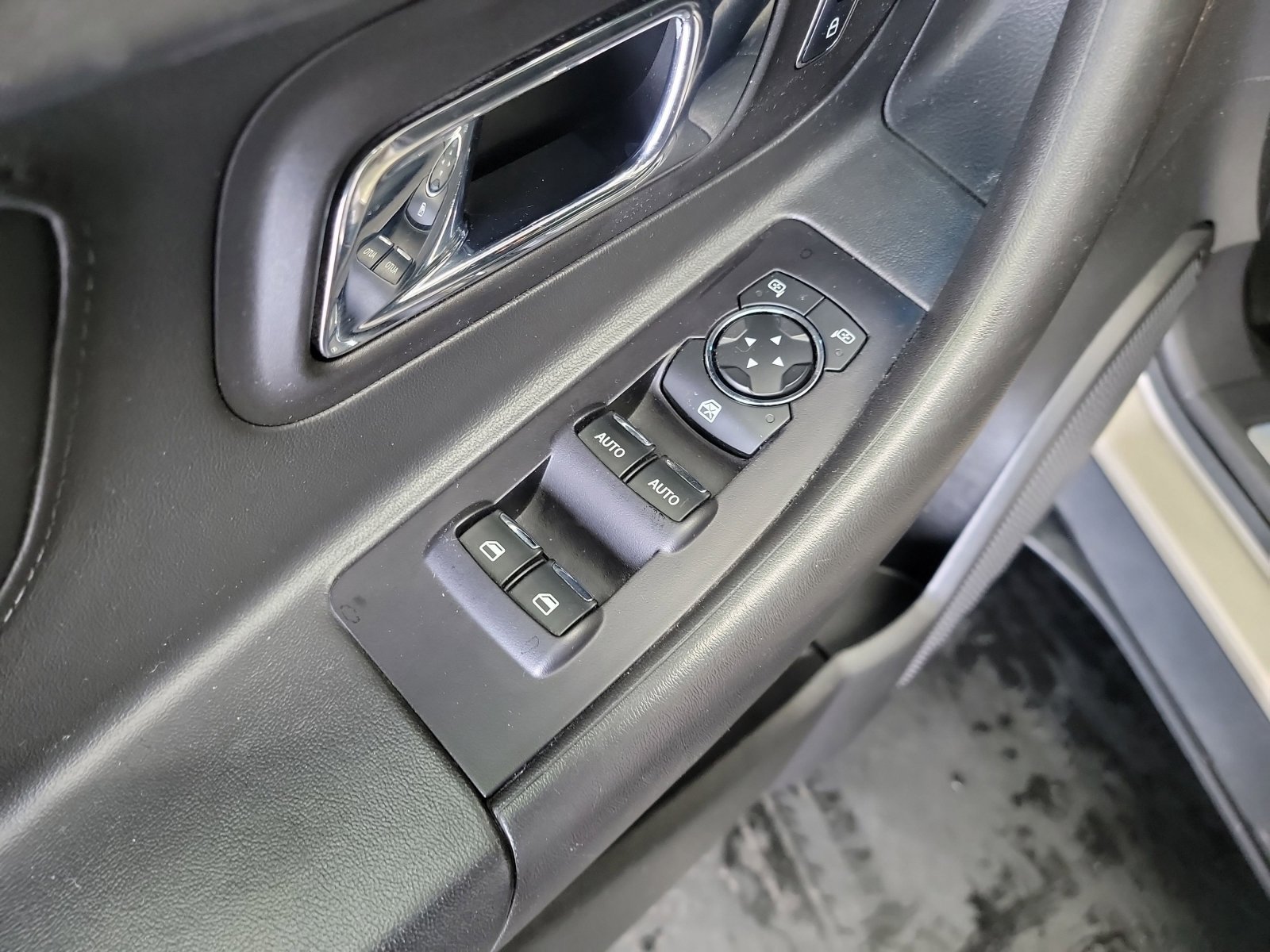 Used 2017 White Gold Metallic Ford Limited image 14