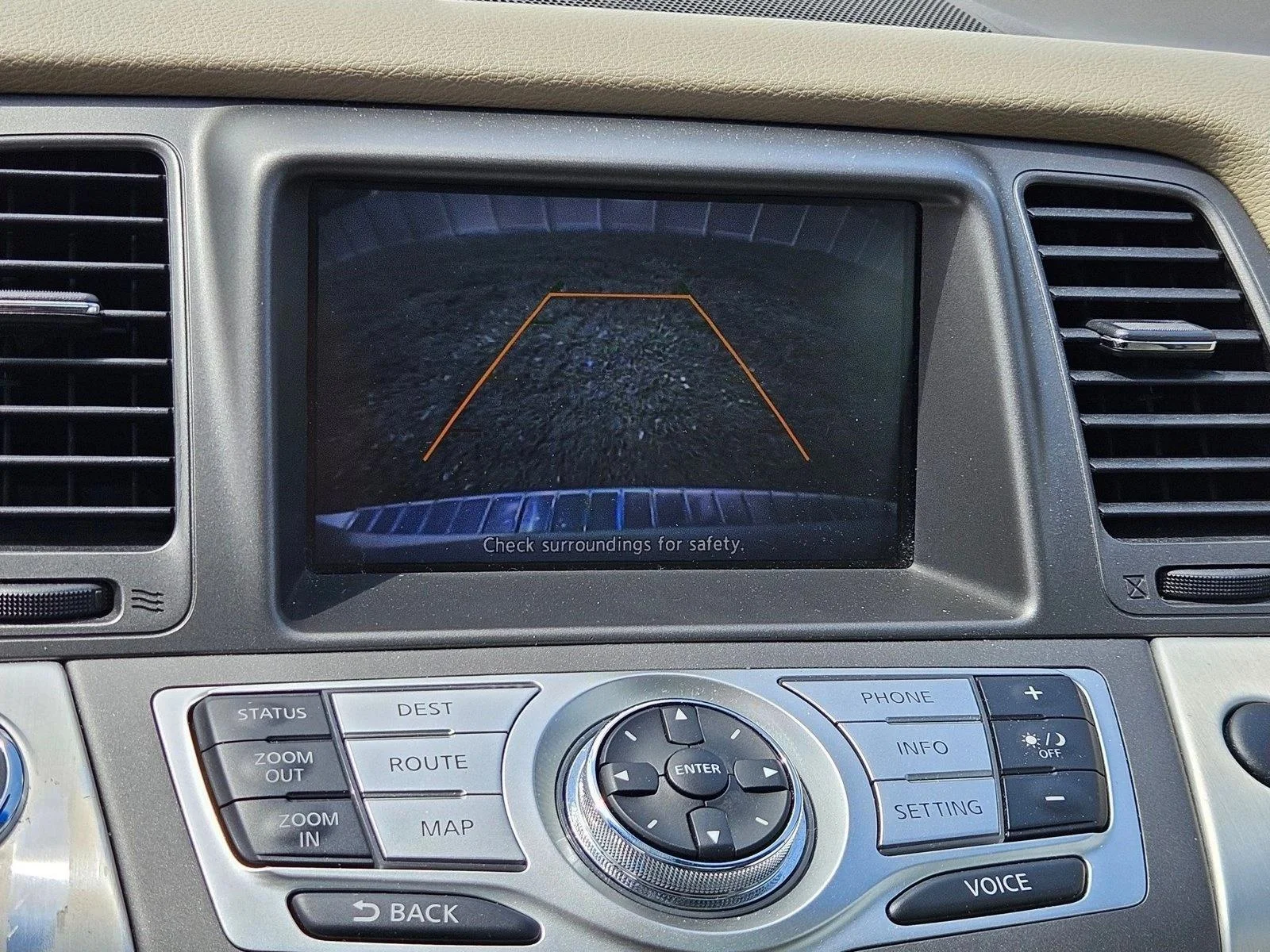 Used 2011 Glacier Pearl Nissan LE image 13