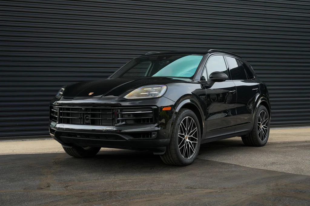 Certified Used 2025  Porsche Base image 1