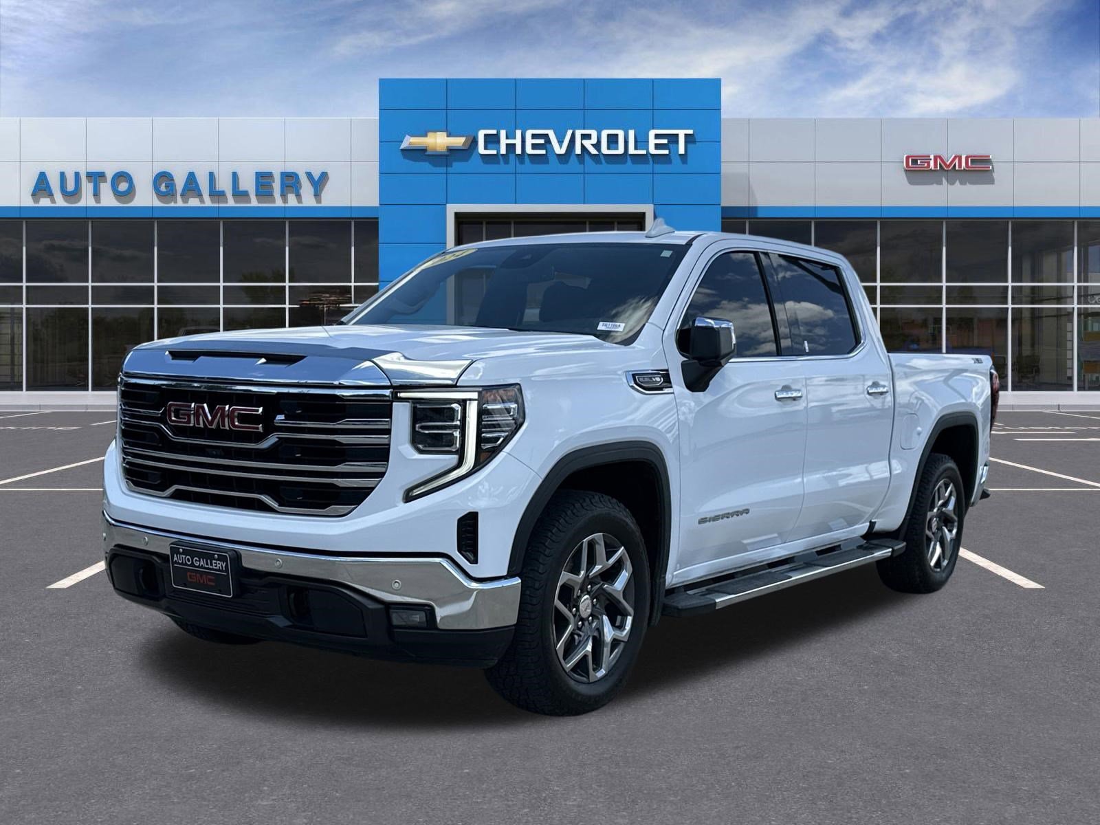 2024 GMC Sierra 4WD Crew Cab Short Box SLT's photo