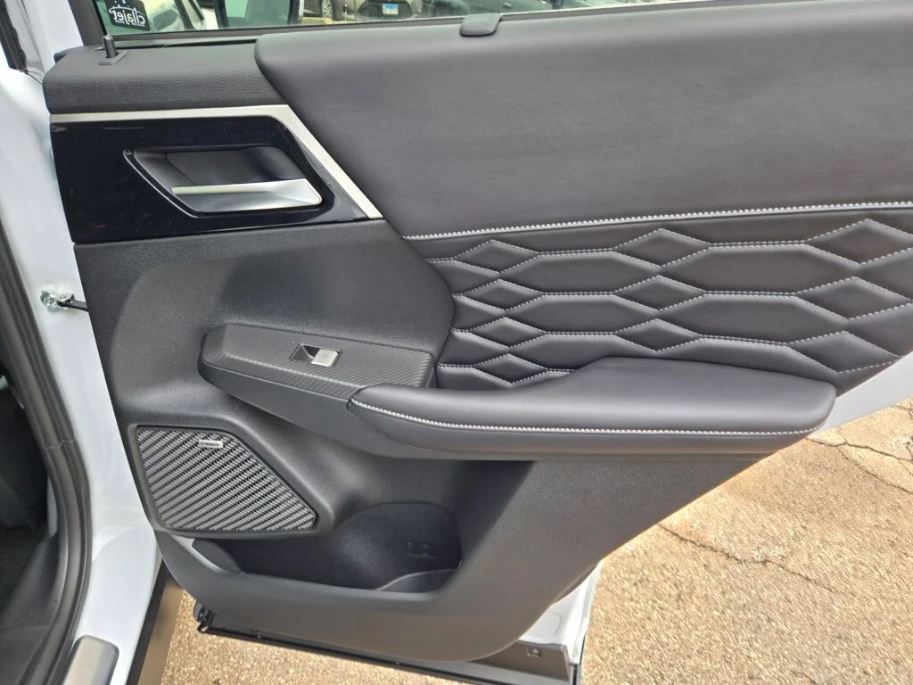 2026 Mitsubishi Outlander SEL - Photo 10