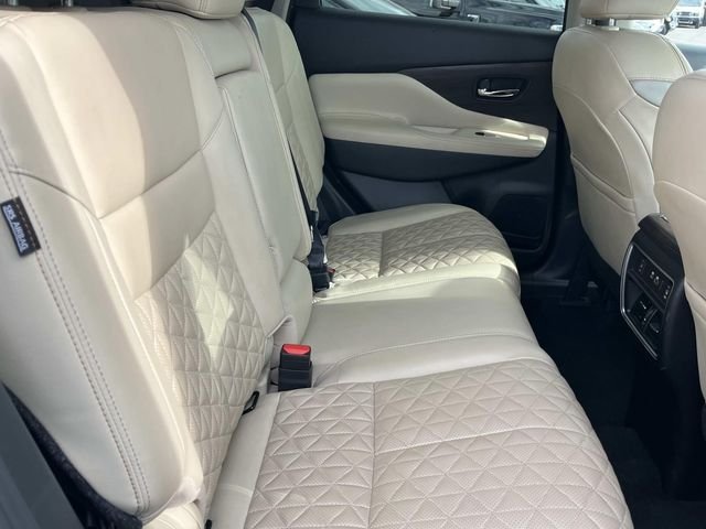 Used 2023  Nissan Platinum image 22