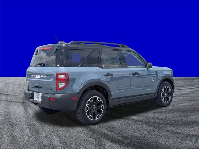 New 2026 Azure Gray Metallic Tri-Coat Ford Outer Banks® image 4