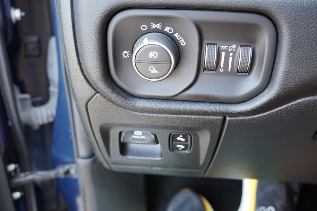 Used 2022 Patriot Blue Pearlcoat Ram Laramie image 25