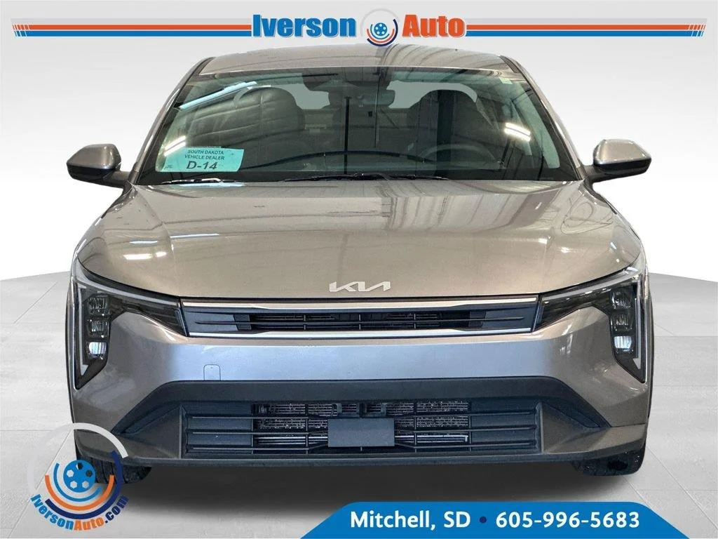 Used 2025 Steel Gray Kia LXS image 3