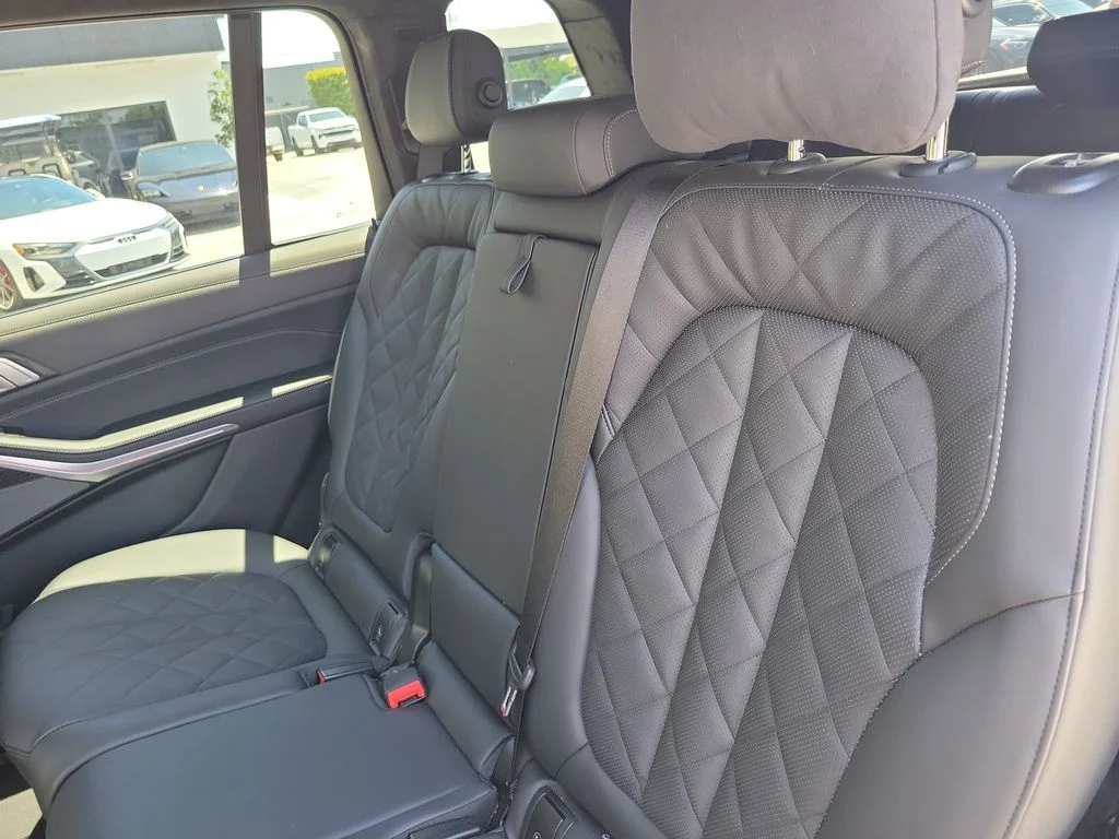 Used 2026 Gray BMW xDrive40i image 14