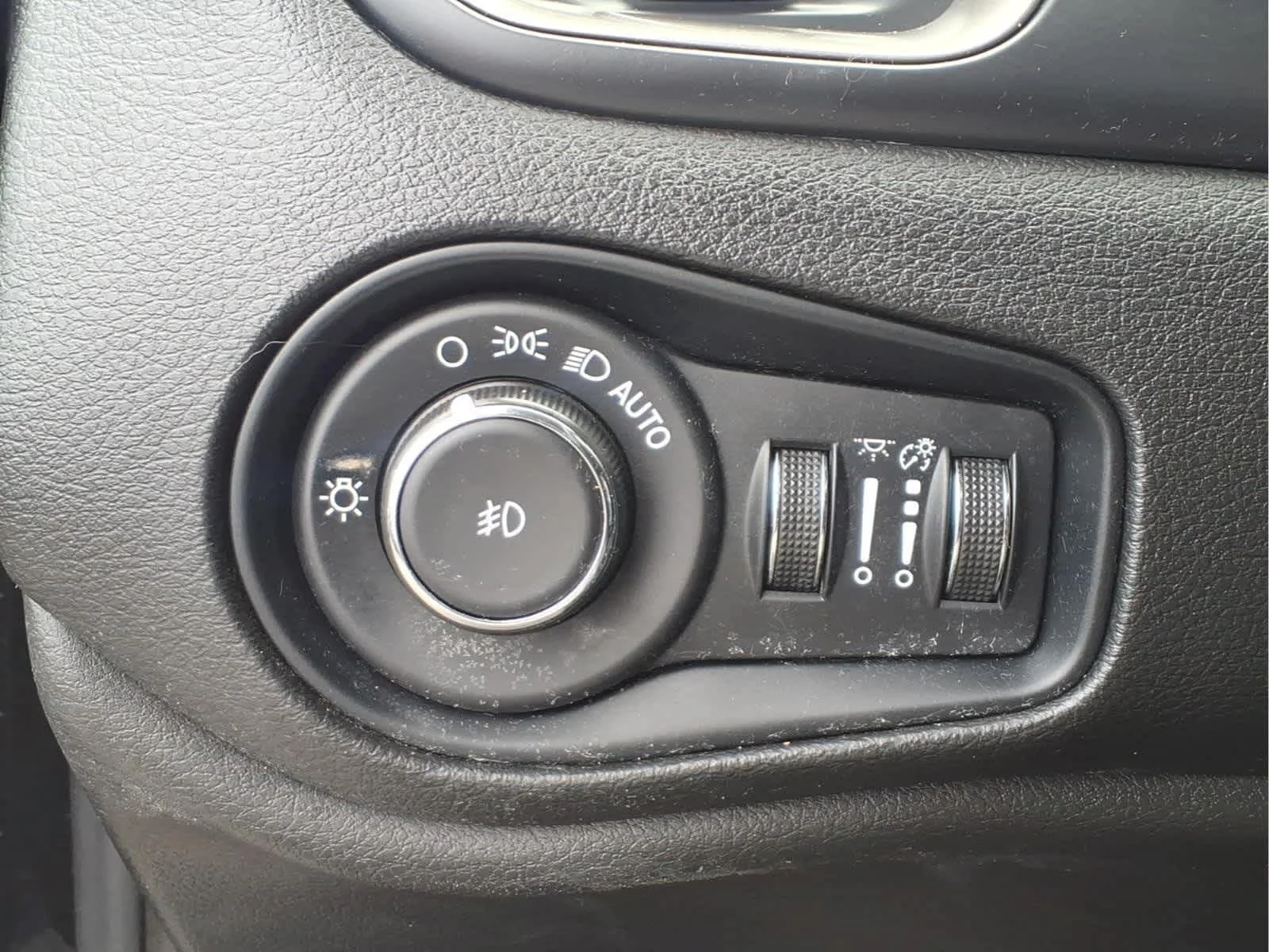Used 2023 Black Clearcoat Jeep Limited image 18