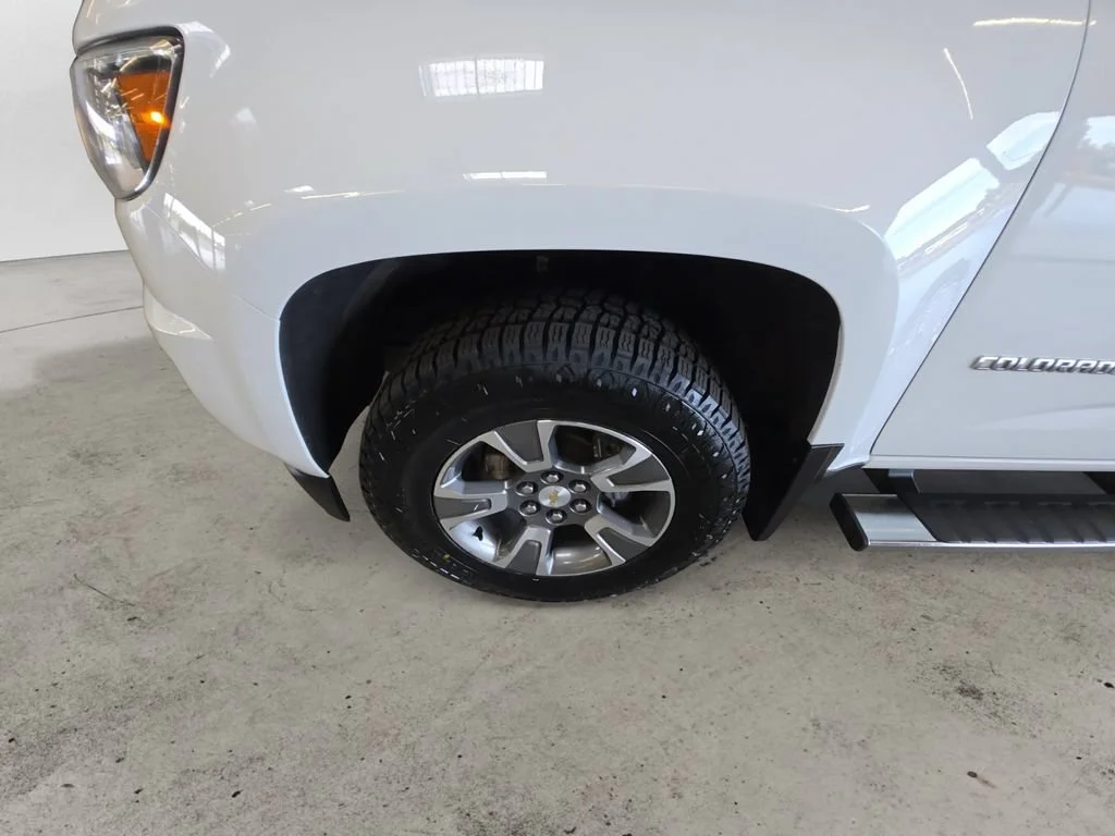 Used 2018 SUMMIT WHITE Chevrolet 4WD Z71 image 13