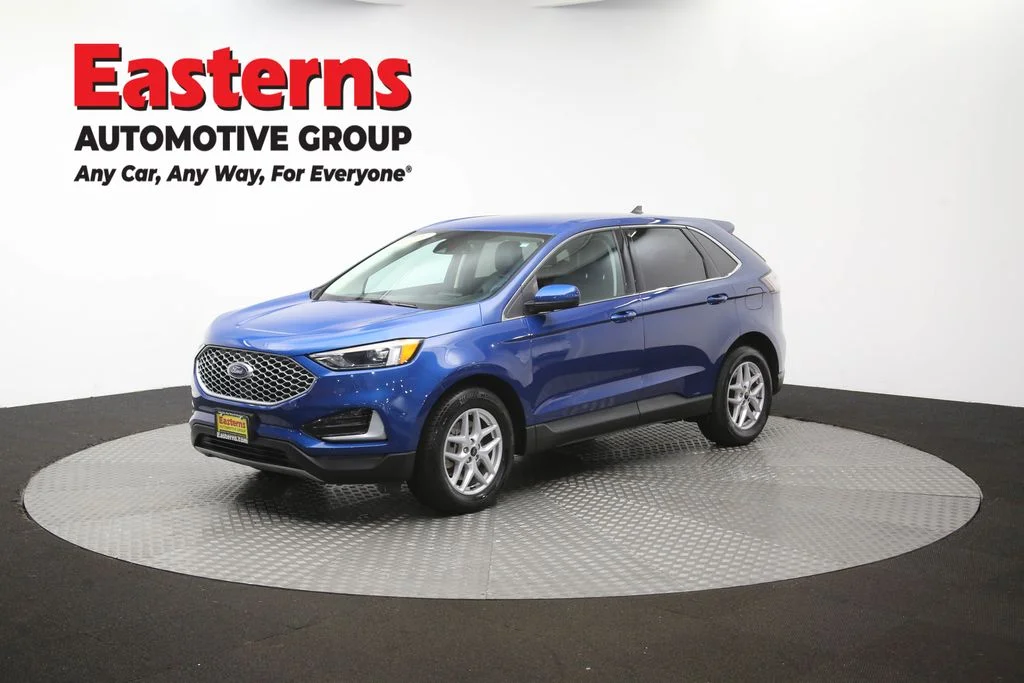 Used 2023 Blue Ford SEL image 58