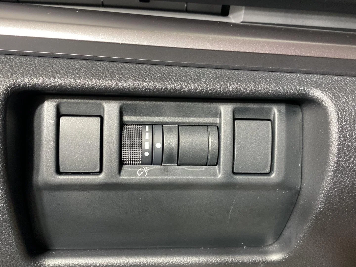 Used 2024 Ice Silver Metallic Subaru Base image 18