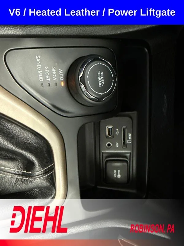 Used 2018 Blue Jeep Limited image 33