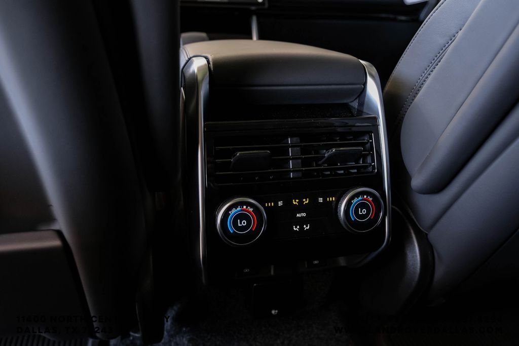 New 2026 Fuji White Land Rover SE image 39