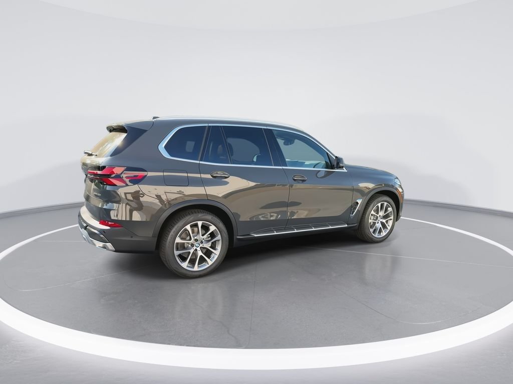 New 2026 Gray Metallic BMW xDrive40i image 8
