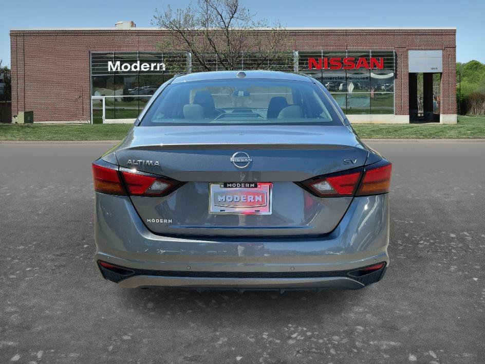 Used 2024 Gun Metallic Nissan 2.5 SV image 3